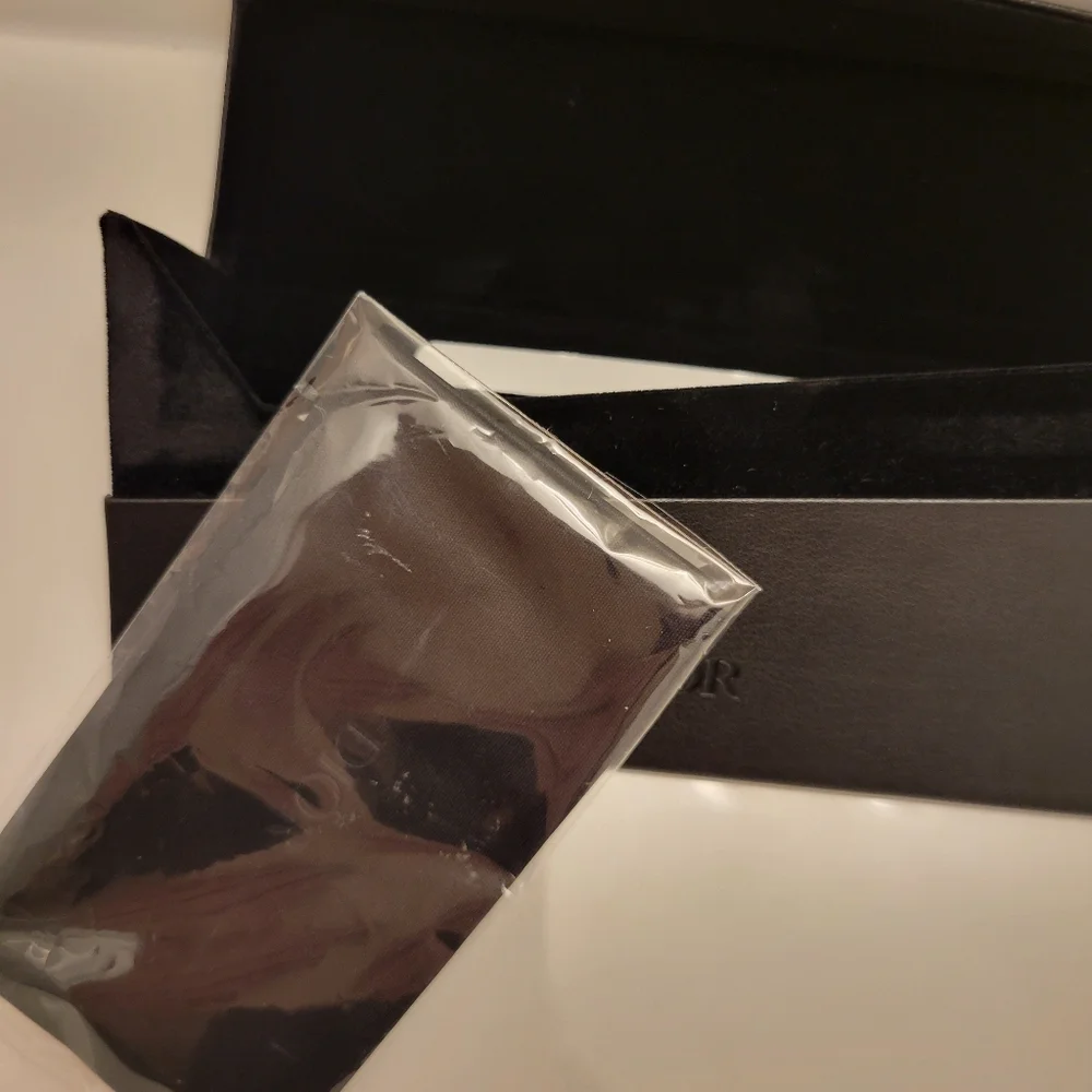 Dior Sunglasses Case 👓 - Picture 5 of 11